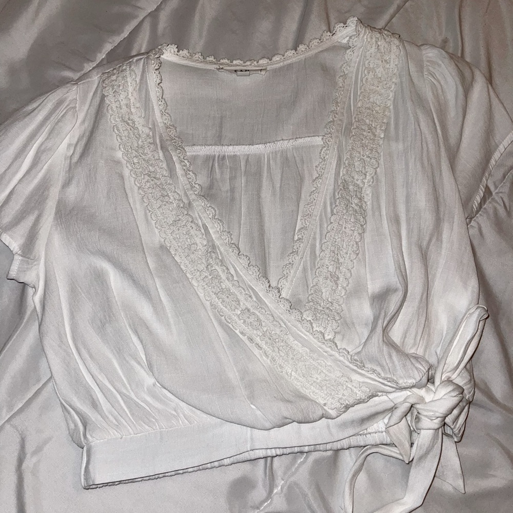 White lace crop